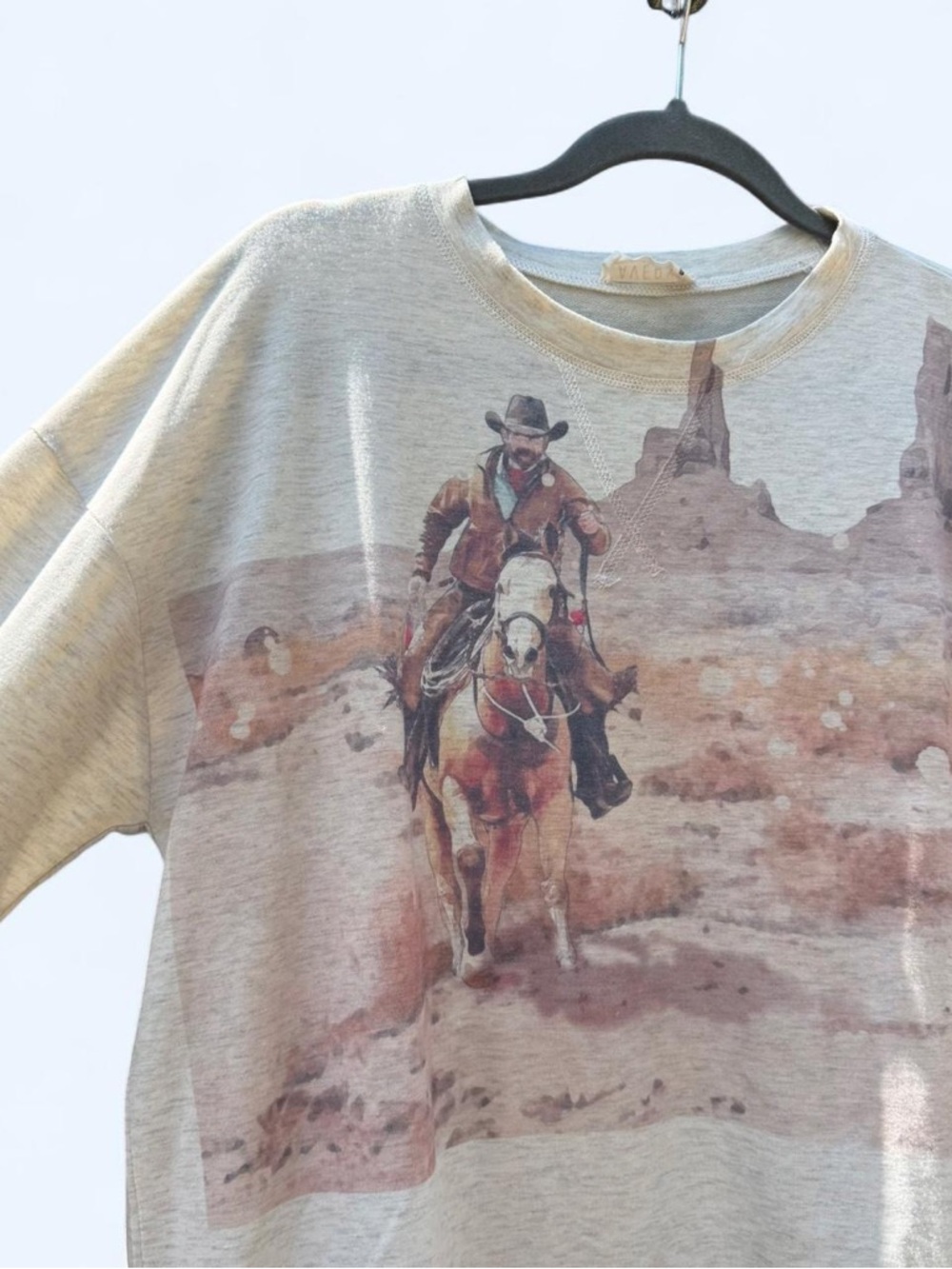 Graphic Cowboy Sweatshirt in Light Gray